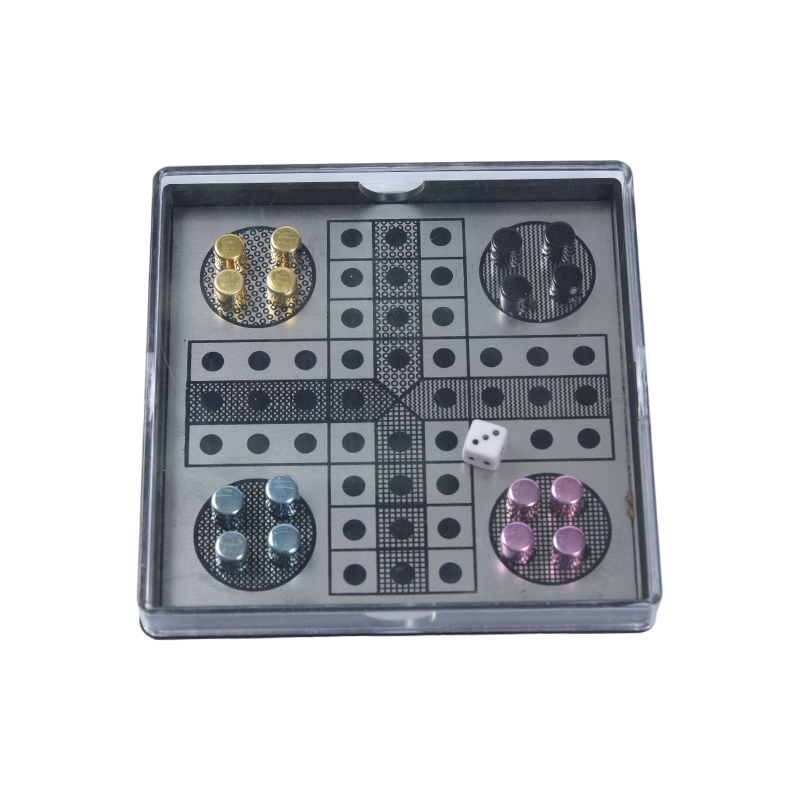 بازی Magnetic Metal Ludo مجموعه ای در جعبه شفاف اکریلیک